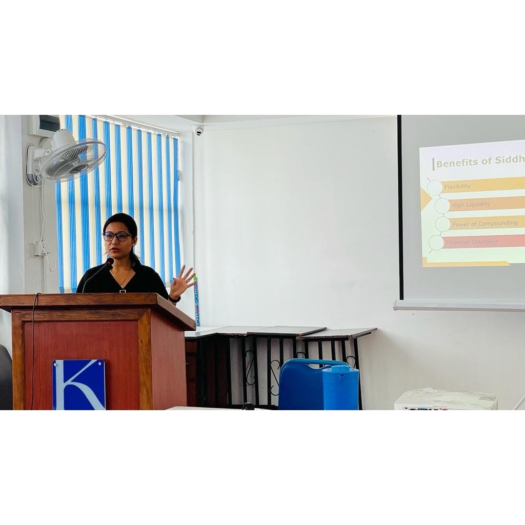 Siddhartha Capital representatives explaining personal finance and investment strategies