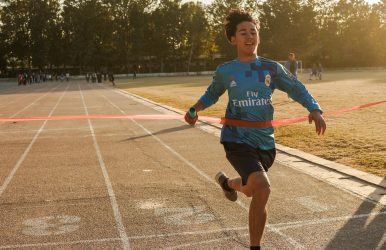 Rellay Race Runner Crossing Final Line
